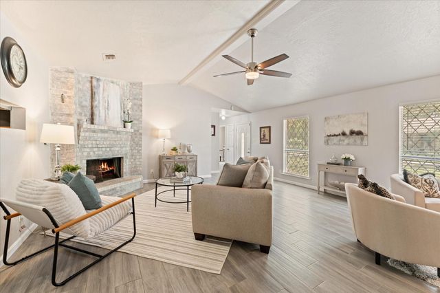 12118 Quail Hollow Lane, Pinehurst, TX 77362