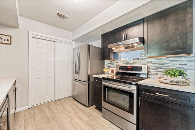 12118 Quail Hollow Lane, Pinehurst, TX 77362