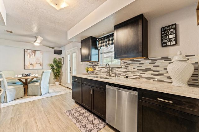 12118 Quail Hollow Lane, Pinehurst, TX 77362