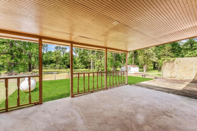 12118 Quail Hollow Lane, Pinehurst, TX 77362