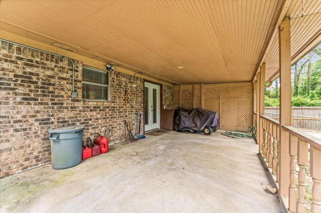 12118 Quail Hollow Lane, Pinehurst, TX 77362