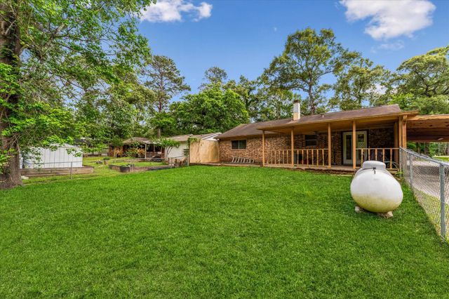 12118 Quail Hollow Lane, Pinehurst, TX 77362