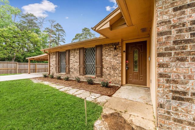 12118 Quail Hollow Lane, Pinehurst, TX 77362