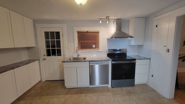21 Dennis St 1, Attleboro, MA 02703