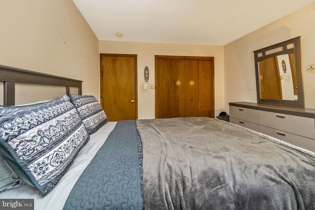 276 SPICEBUSH DR, East Stroudsburg, PA 18301
