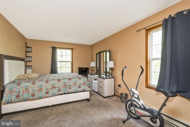 276 SPICEBUSH DR, East Stroudsburg, PA 18301