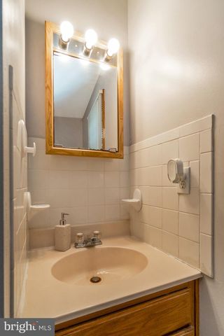 276 SPICEBUSH DR, East Stroudsburg, PA 18301