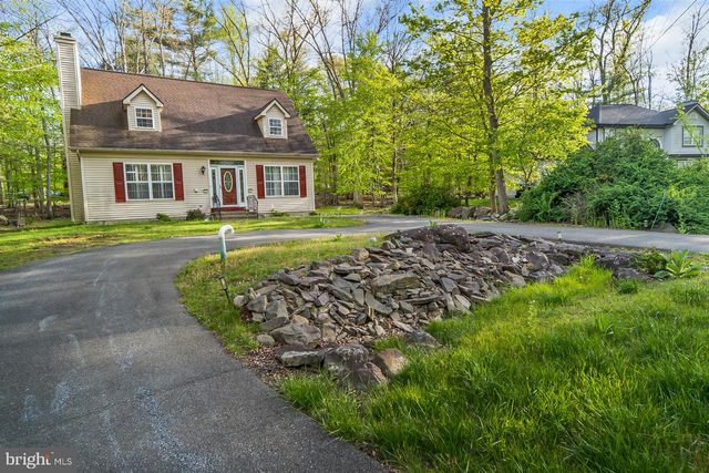 276 SPICEBUSH DR, East Stroudsburg, PA 18301