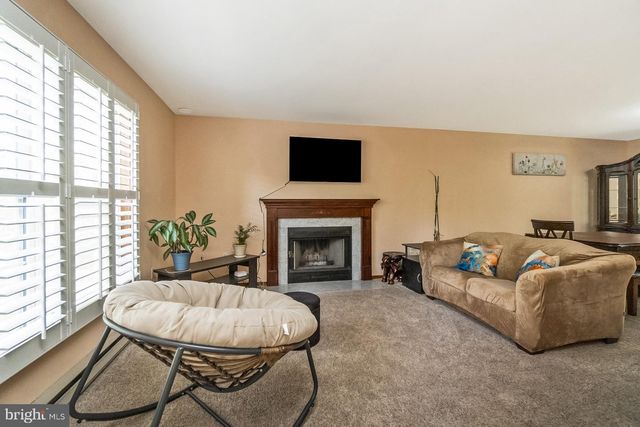 276 SPICEBUSH DR, East Stroudsburg, PA 18301