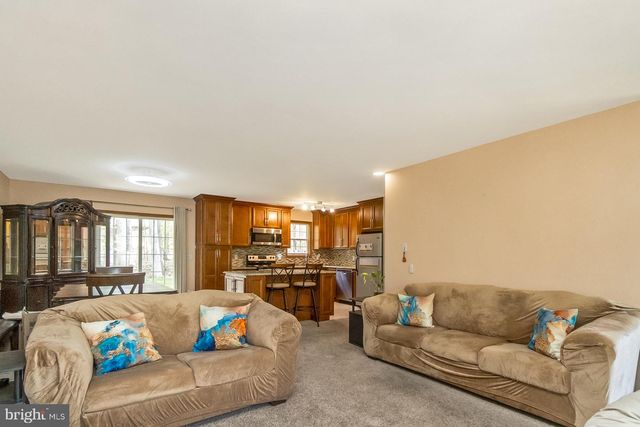 276 SPICEBUSH DR, East Stroudsburg, PA 18301