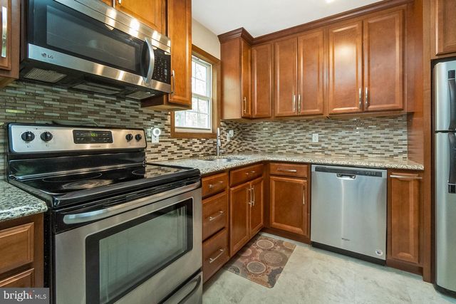 276 SPICEBUSH DR, East Stroudsburg, PA 18301