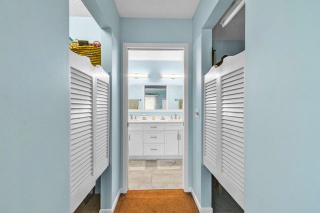111 Maplecrest Circle, Jupiter, FL 33458