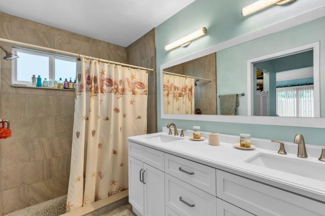 111 Maplecrest Circle, Jupiter, FL 33458