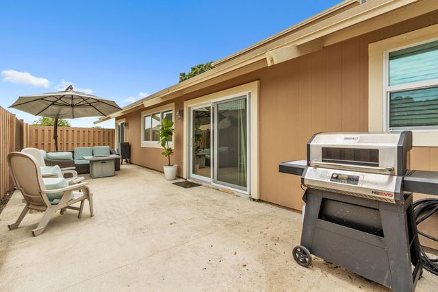 111 Maplecrest Circle, Jupiter, FL 33458