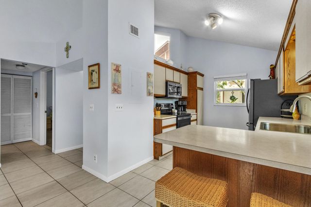 111 Maplecrest Circle, Jupiter, FL 33458
