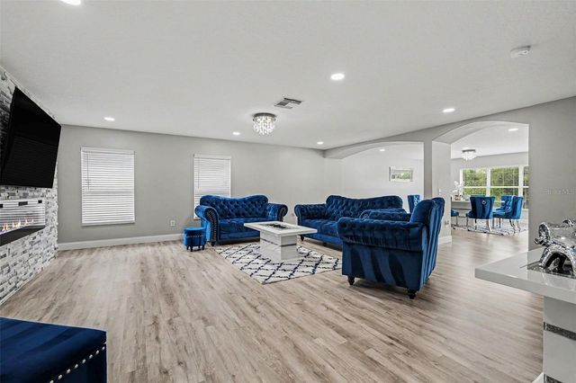 6222 CHERRY BLOSSOM TRAIL, Gibsonton, FL 33534
