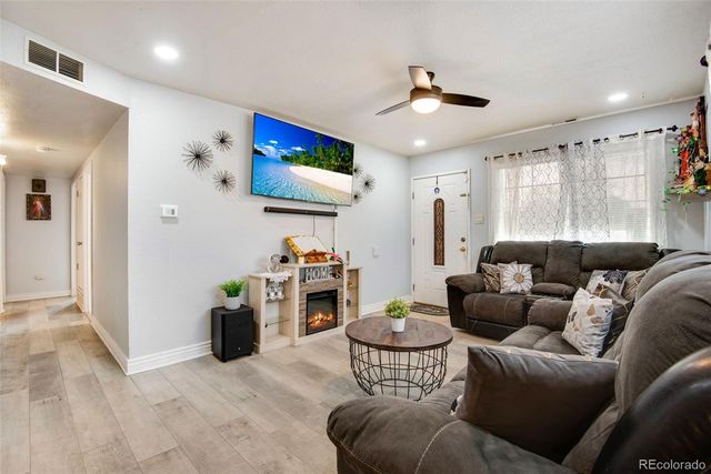 850 Peoria Street, Aurora, CO 80011