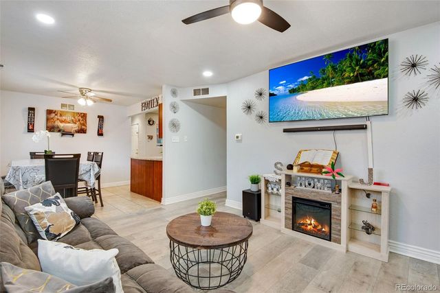 850 Peoria Street, Aurora, CO 80011