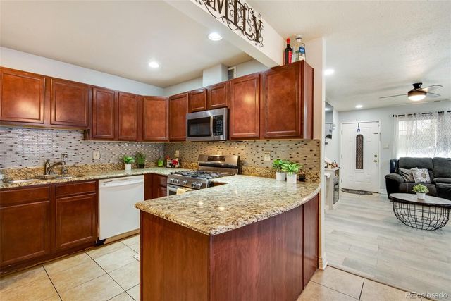 850 Peoria Street, Aurora, CO 80011