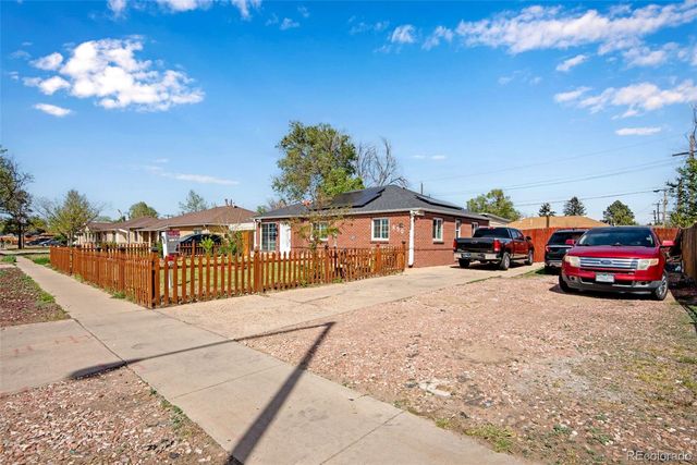 850 Peoria Street, Aurora, CO 80011