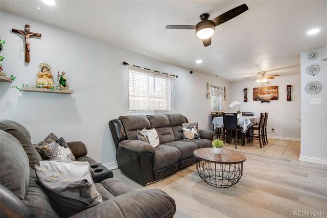 850 Peoria Street, Aurora, CO 80011