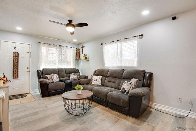 850 Peoria Street, Aurora, CO 80011