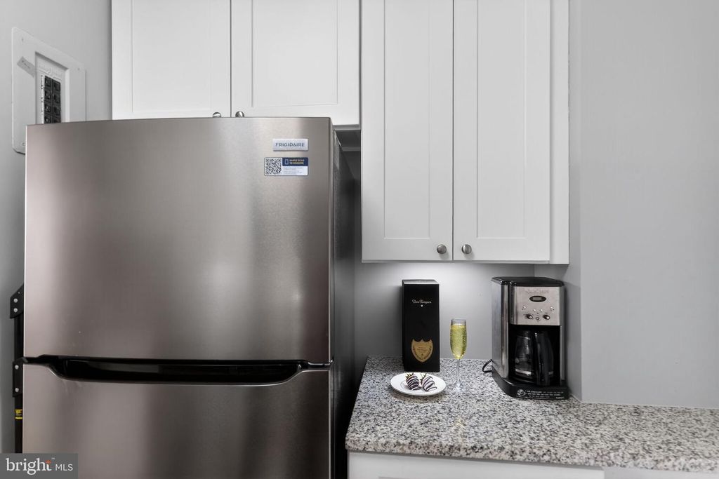 Image 16 of property listing at 3601 GREENWAY #507, Baltimore, MD 21218