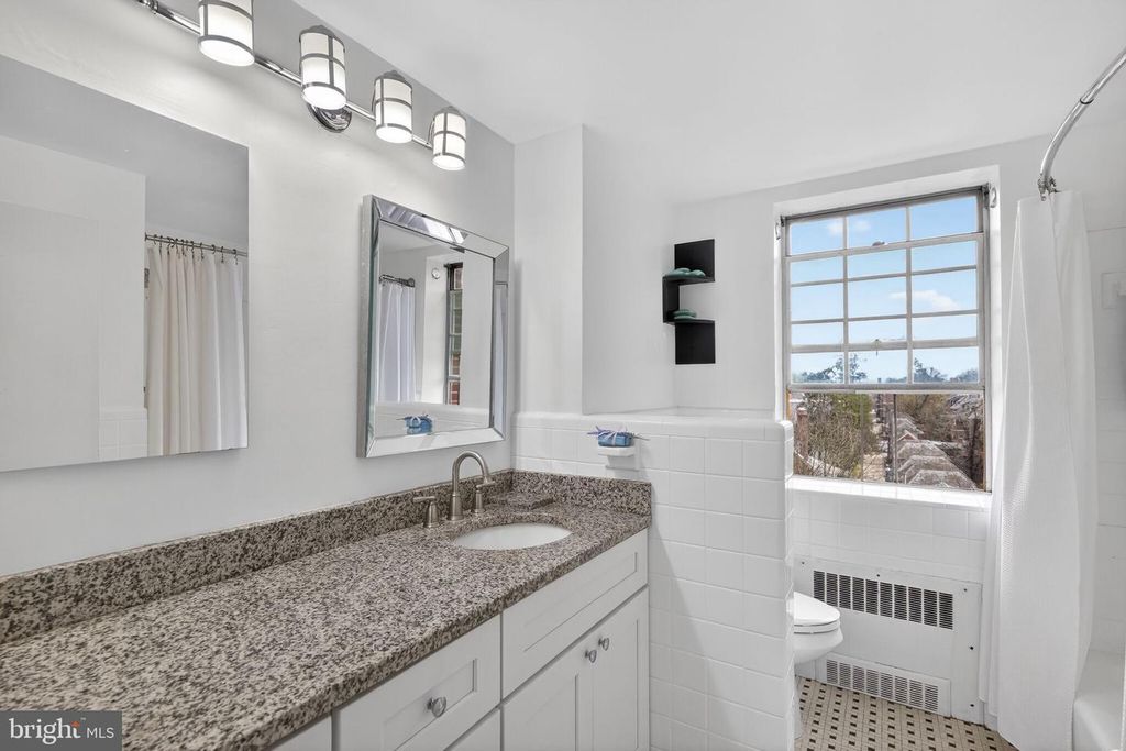 Image 22 of property listing at 3601 GREENWAY #507, Baltimore, MD 21218