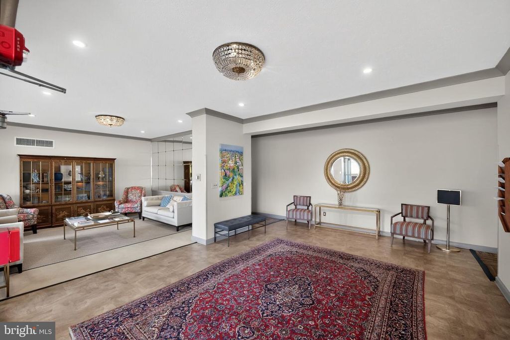 Image 27 of property listing at 3601 GREENWAY #507, Baltimore, MD 21218