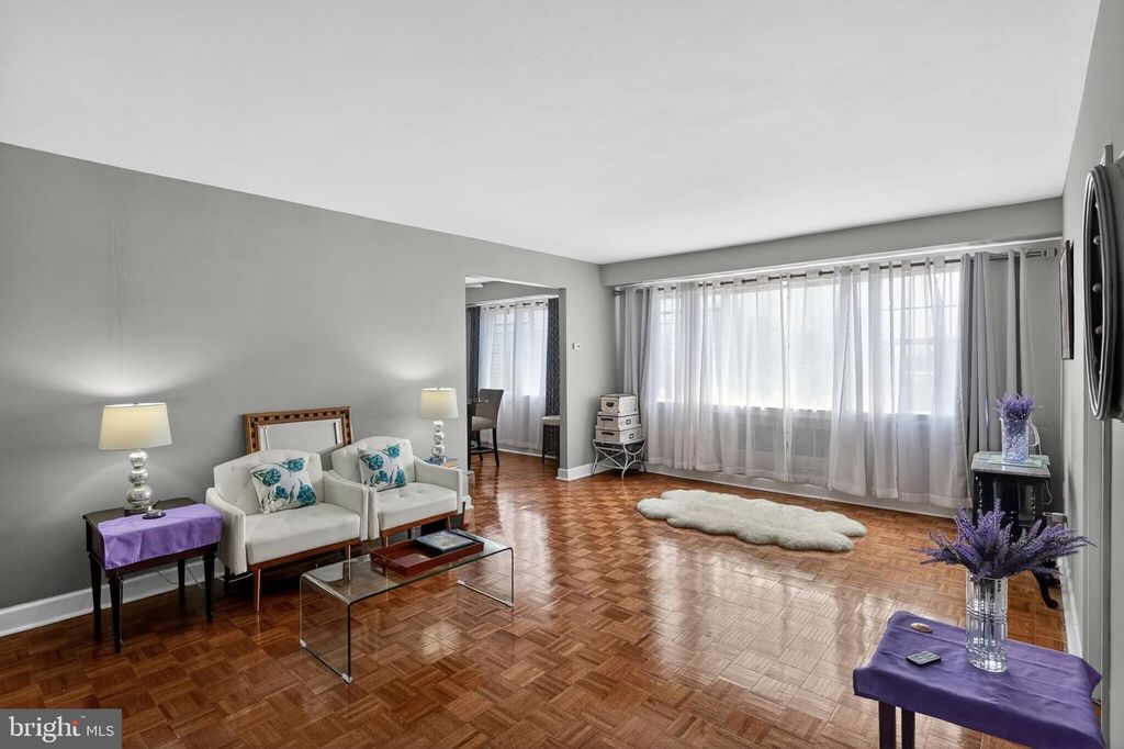 Image 3 of property listing at 3601 GREENWAY #507, Baltimore, MD 21218