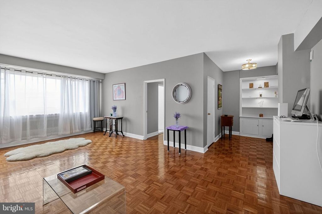 Image 9 of property listing at 3601 GREENWAY #507, Baltimore, MD 21218