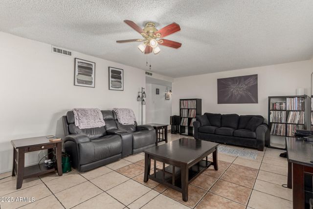 3836 W ROYAL PALM Road, Phoenix, AZ 85051