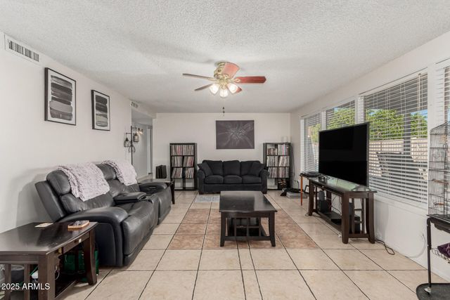 3836 W ROYAL PALM Road, Phoenix, AZ 85051