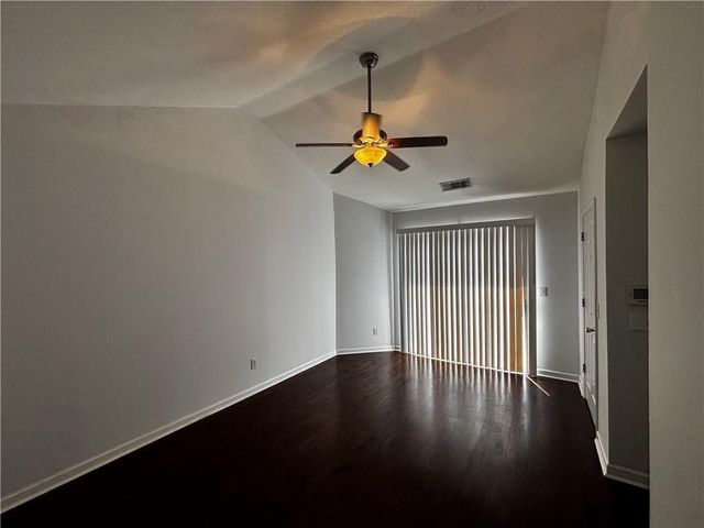 104 ROSE COTTAGE Lane, Woodstock, GA 30189