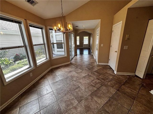 104 ROSE COTTAGE Lane, Woodstock, GA 30189