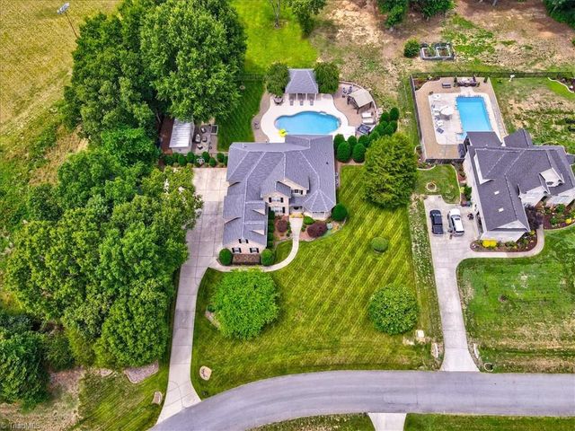 6087 Grinsted Court, Greensboro, NC 27455