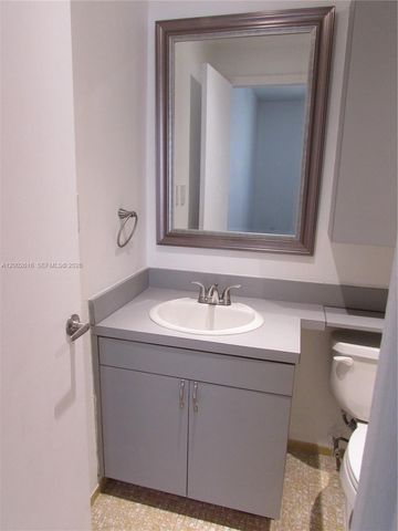 5555 Ludlam Rd 23, South Miami, FL 33155