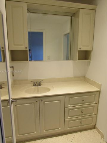 5555 Ludlam Rd 23, South Miami, FL 33155