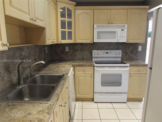 5555 Ludlam Rd 23, South Miami, FL 33155