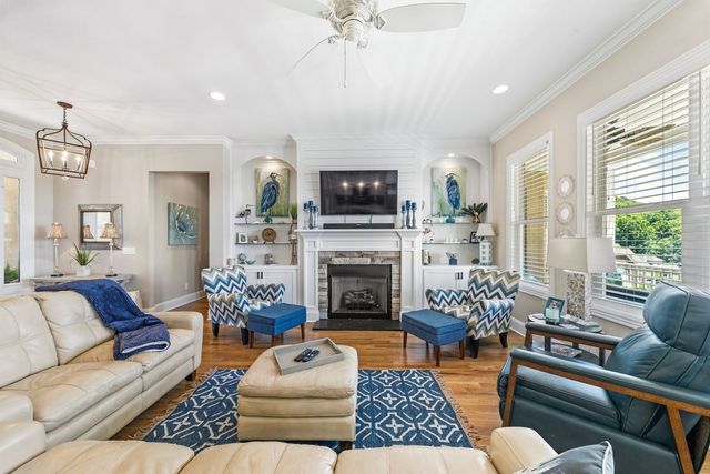 1709 Aster Dr, Columbia, TN 38401