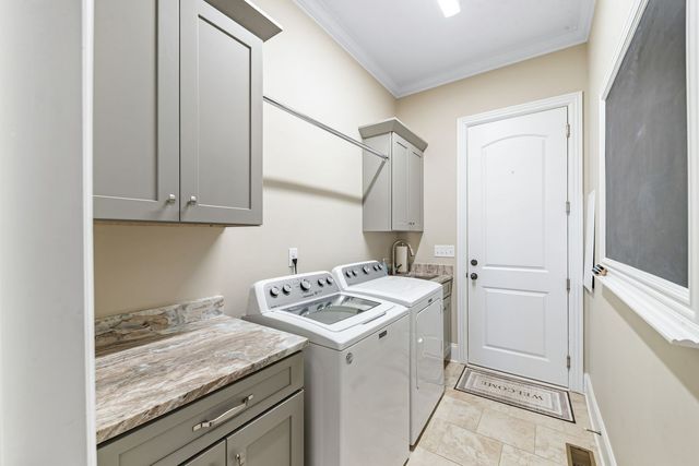 1709 Aster Dr, Columbia, TN 38401