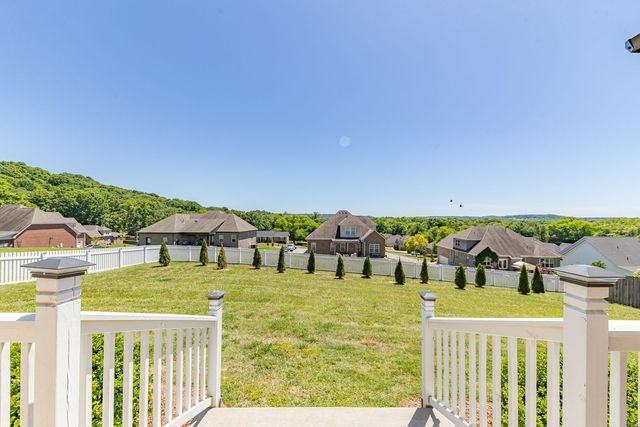 1709 Aster Dr, Columbia, TN 38401