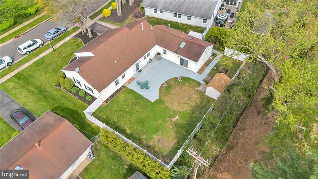 17 TOPEKA PASS, Willingboro, NJ 08046