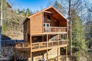 1640 Misty Hollow Way, Gatlinburg, TN 37738