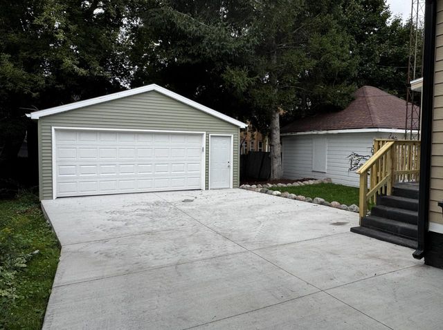 924 Wisconsin AVENUE, Racine, WI 53403