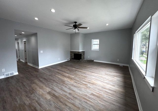 924 Wisconsin AVENUE, Racine, WI 53403