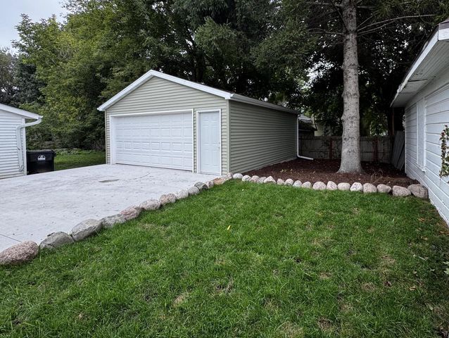 924 Wisconsin AVENUE, Racine, WI 53403