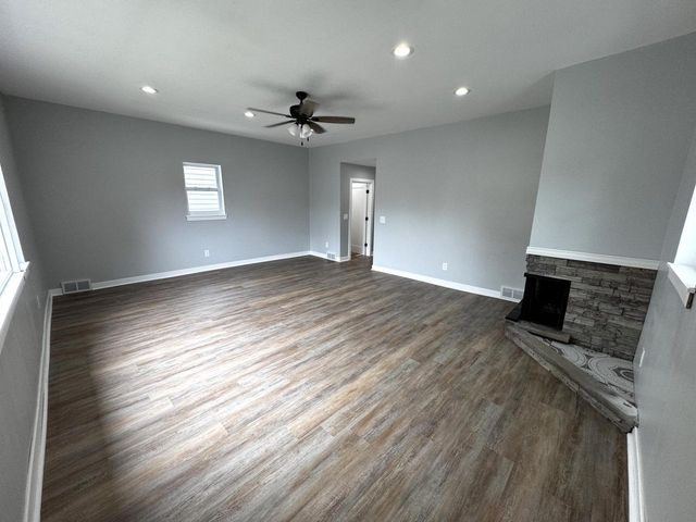 924 Wisconsin AVENUE, Racine, WI 53403