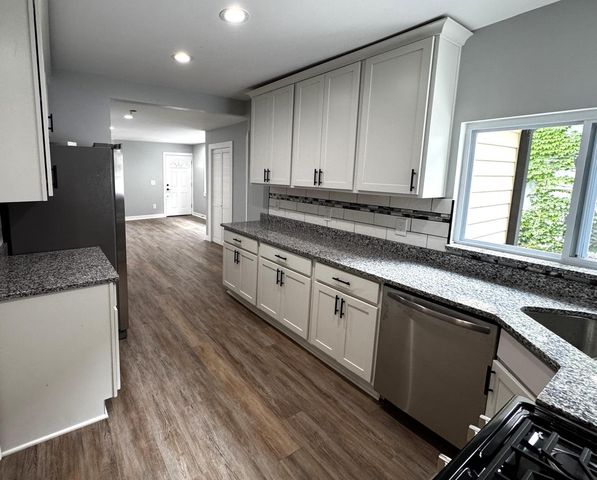 924 Wisconsin AVENUE, Racine, WI 53403