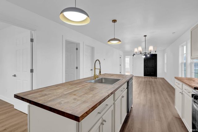 219 N Rotherwood Avenue, Evansville, IN 47711